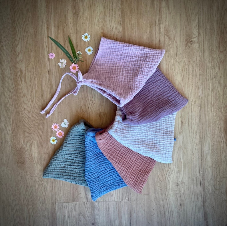 Zwergenmütze für Kleinkinder aus Musselin in Altrosa, Lehmrosa, Olive, Blau, Türkis und Rosa