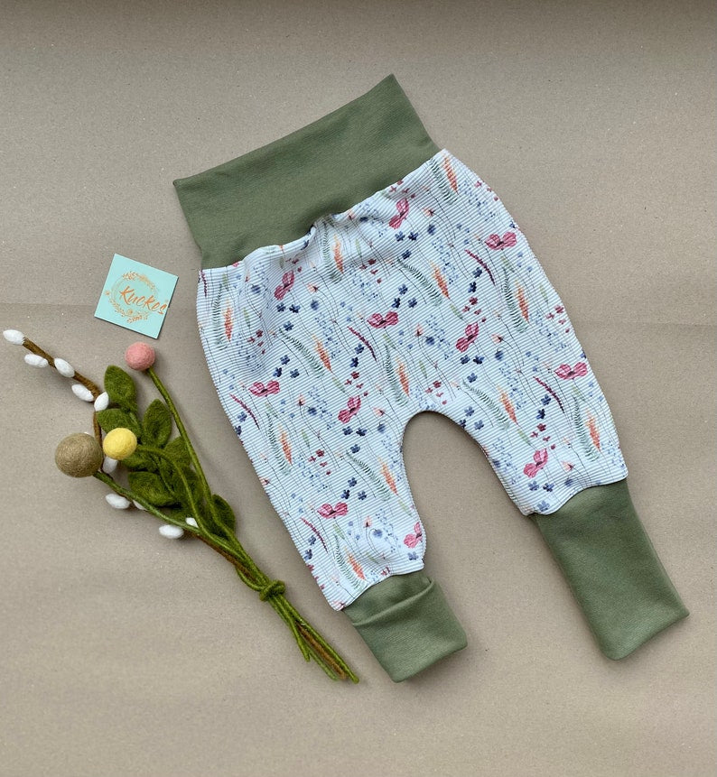 Pantalon escarpin en jersey côtelé à motif floral